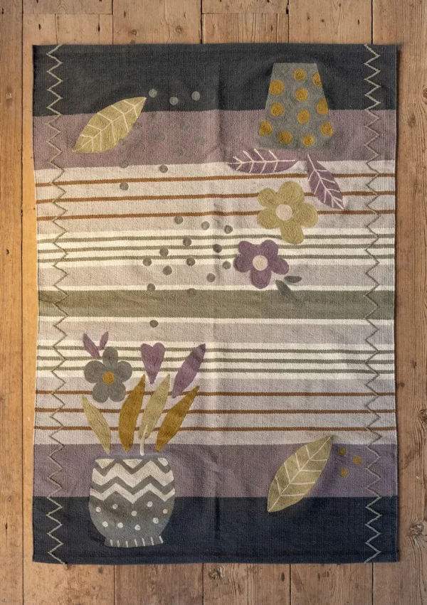 Bestickter Teppich „Flower bed“ aus Bio-Baumwolle - Image 3